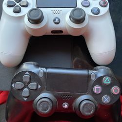 PS4 Controllers (used)