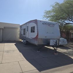 2009  Weekend  Warrior  27 Ft Travel Trailer