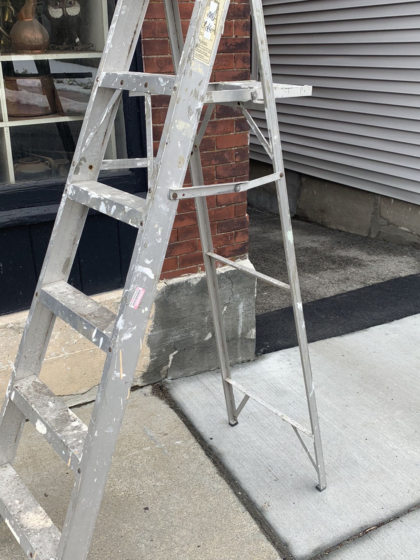6 Ft Aluminum Painter’s Ladder