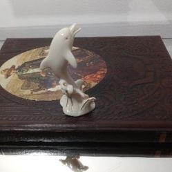 LENOX PORCELAIN DOLPHIN FIGURINE / P999 