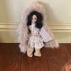 Vintage Suzanne Gibson 1984 Alaska Eskimo Doll