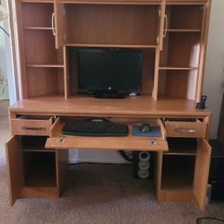 Computer Desk With Hutch