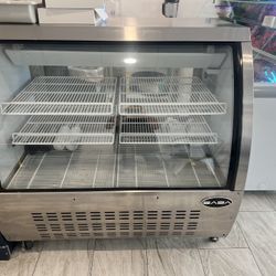 48inch Curved Refrigerated Saba Brand Bakery Case 