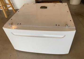 Whirlpool Duet Washer/Dryer Pedestal with Storage Drawer – 27”