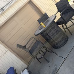 Middle set and high dining table  available