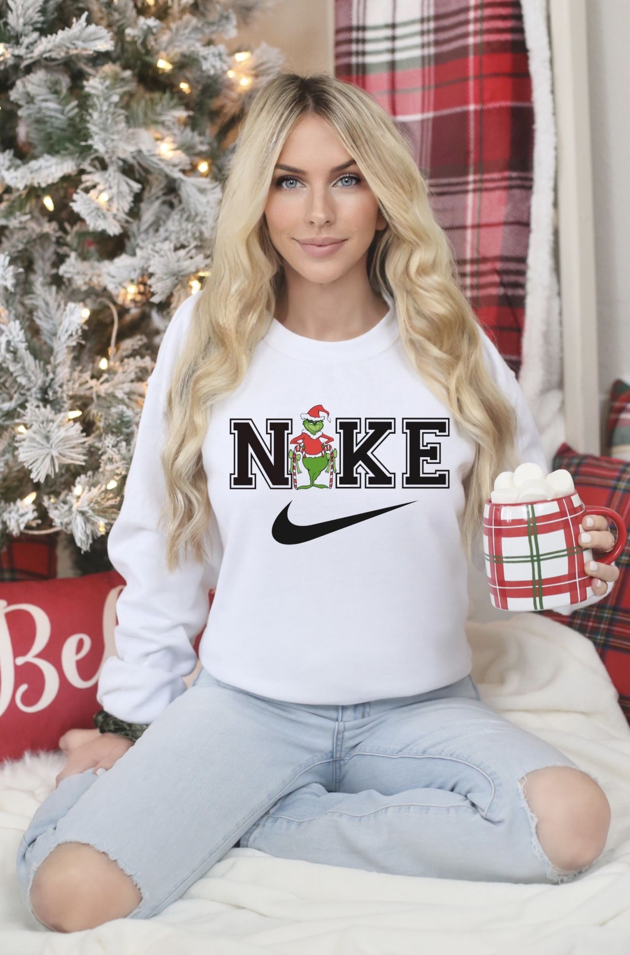 Grinch / Nike / Grinchmas / Christmas / Sweatshirt