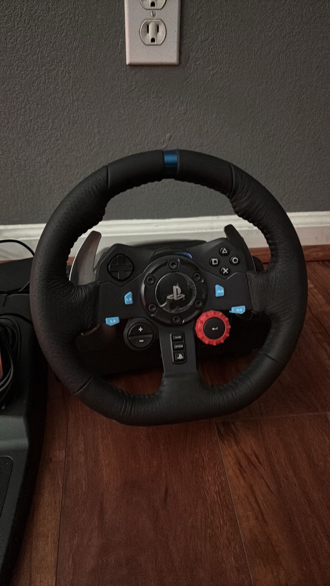 Logitech racing wheel set (ps4,ps5) for both systems