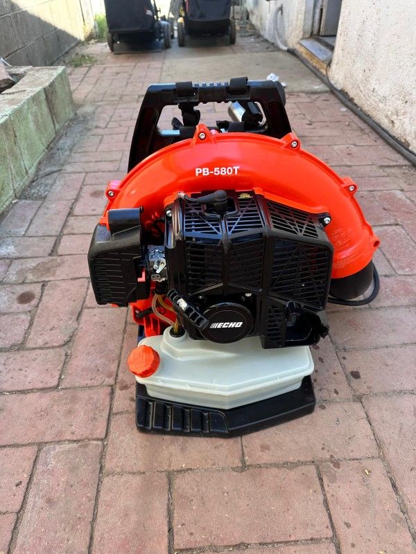ECHO
216 MPH 517 CFM 58.2cc Gas 2-Stroke Backpack Leaf Blower with Tube Throttle