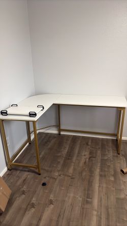 Computer desk