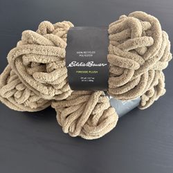 Plush Yarn Blanket Making