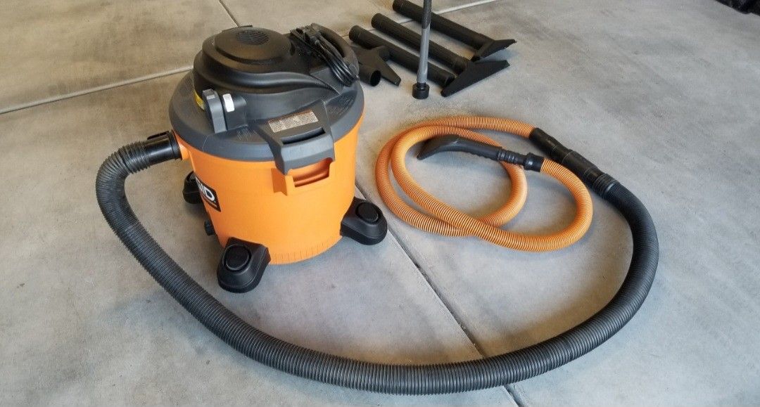 Ridgid Wet/Dry Vac, 5.0 hp, 12 gallon, all the accessories, works great!!