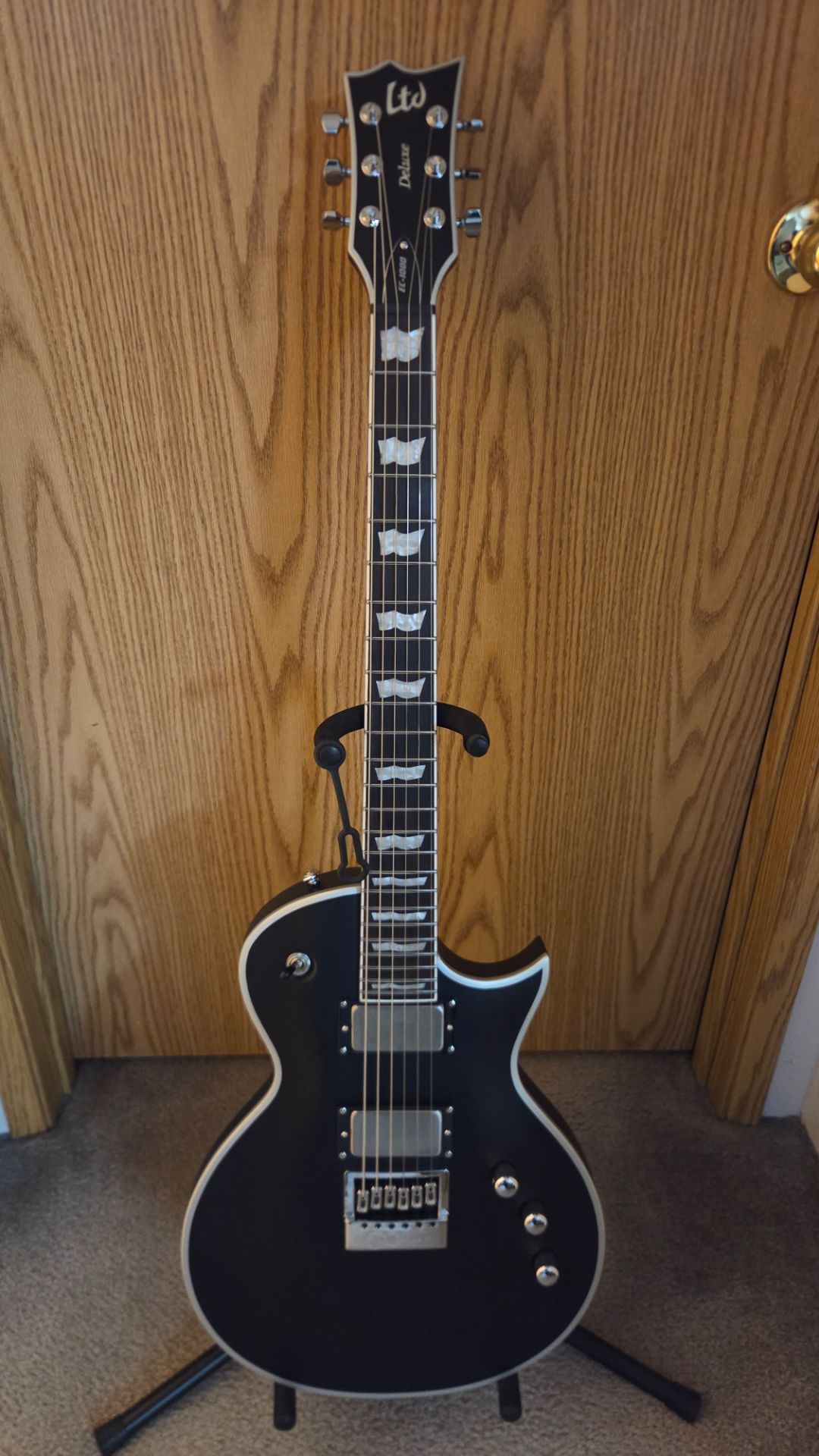 ESP LTD EC-1000 Guitar w/Evertune Bridge and Upgraded Gotoh Tuners