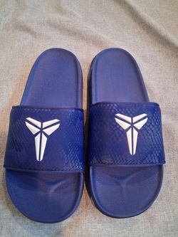 MEN'S NIKE Kobe slides size 8