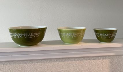 Vintage Pyrex Bowls.  