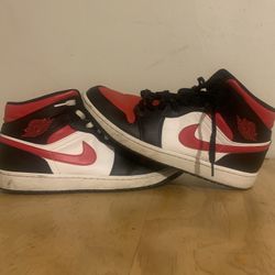 Jordan 1 Mid Bread Toe