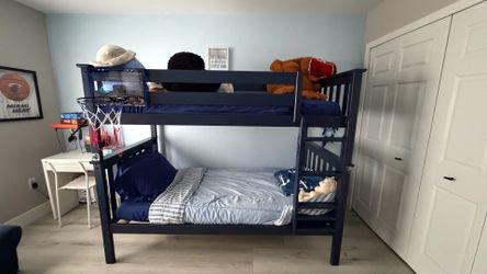 Twin bunkbeds for sale