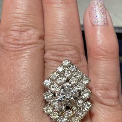 Elegant Costume Rhinestone Diamond Shaped Ring