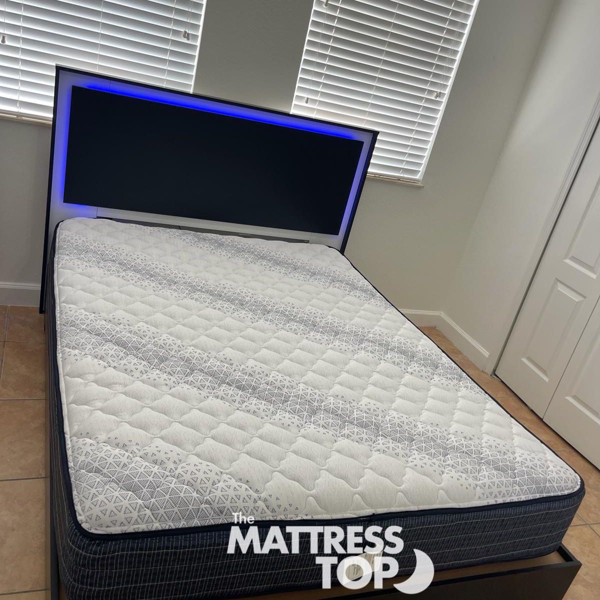 Cama Queen Bed Frame LED ( Only 10 Down)