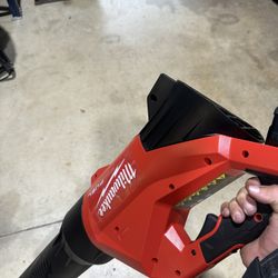 Milwaukee 18V Battery Powered Blower 