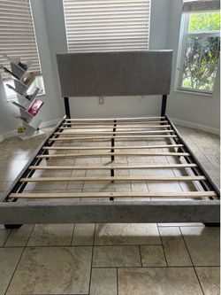 Queen size bed frame with slats, boxspring and white dresser