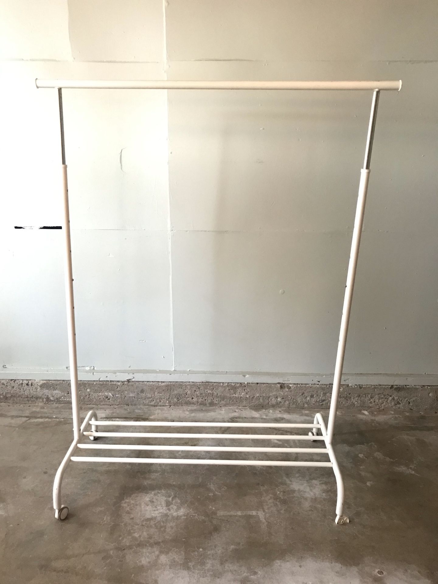 Clothes rack