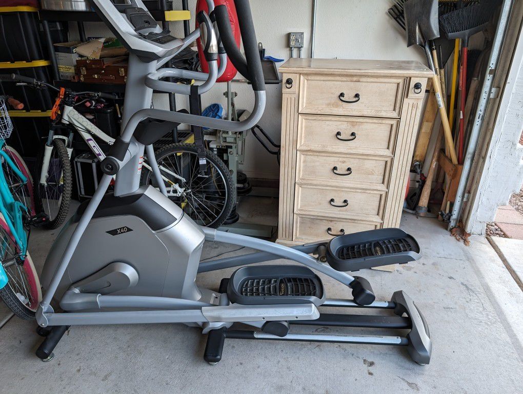 ***VISION FITNESS X40 ELLIPTICAL  FITNESS MACHINE***