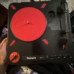 Numark pt01 Portable Turntable 