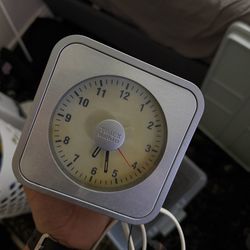 VINTAGE TIMEX analog/ radio style alarm clock