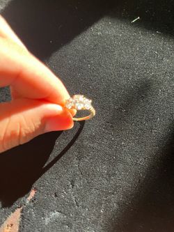 10k gold ring with 3 carats of diamonds