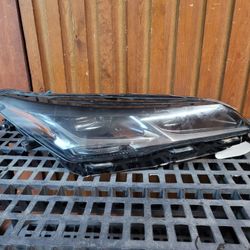 19-22,toyota Avalon - right Headlight 