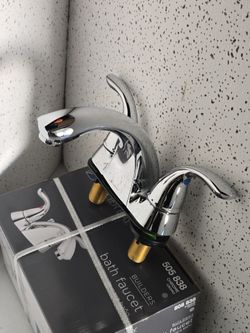 Bathroom vanity fauset