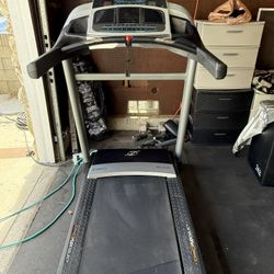Nordic track Treadmill 