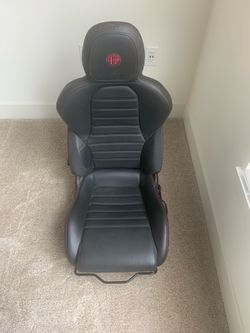 Alfa Romeo 4C seat