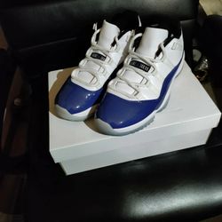 Jordan 11 Low White Concord
