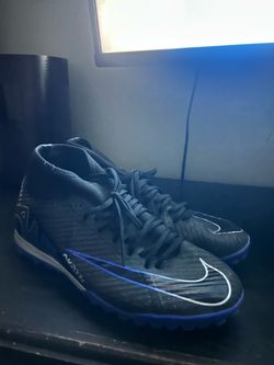Soccer turf shoes size 8 men