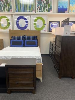 Easton 3pc Bedroom Set