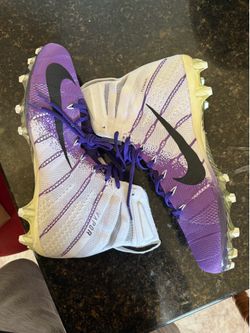 Nike untouchable 3 size 13 football cleats
