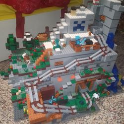 Lego Minecraft Mountain Cave 21137 Compatible 