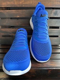 APL Techloom Tracer Size Men’s 9.5 Sneakers In Box