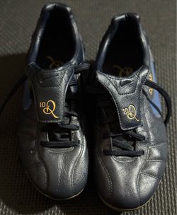 Pre-OwnedVintage Nike Tiempo 2007 Ronaldinho R10 Football SoccerCleats  US Youth Size 2.5
