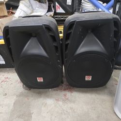 2 Rockvile Rpg2x12 Speakers
