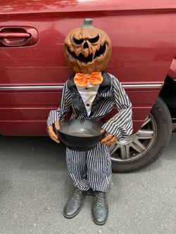 Pumpkin Head Figure Horror Halloween Animated. About 3 feet. Beautiful Working condition. $70 Plague Doctor Animated Talking Figure also availab