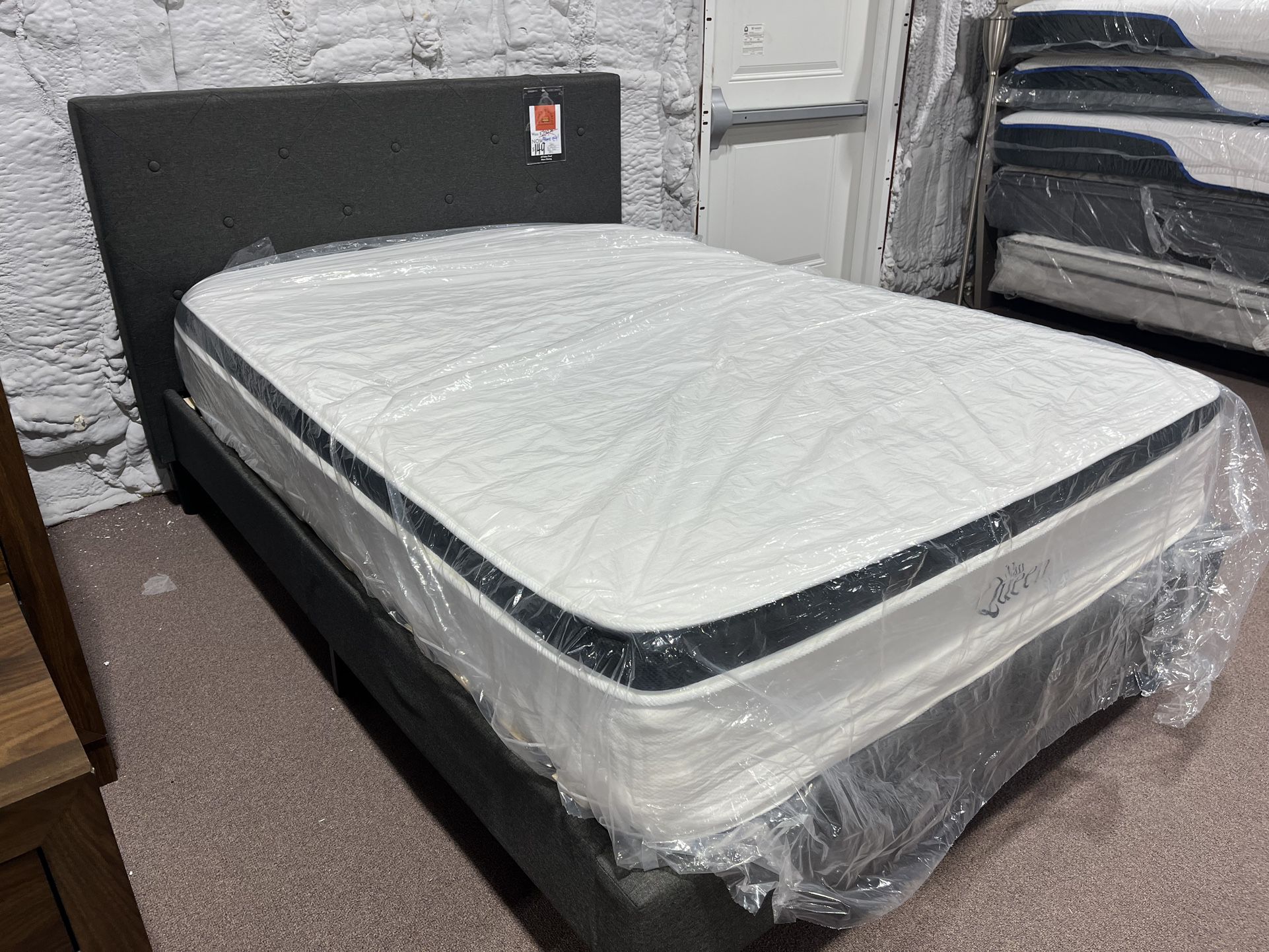 HOT Deal. Full Platform  Bed with 12” Hybrid Mattress 