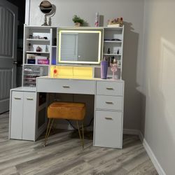 Glass Top Vanity & Under-Counter Light】The tempered clear glass tabletop vanity can clearly display the items stored in the drawer, no longer need to 