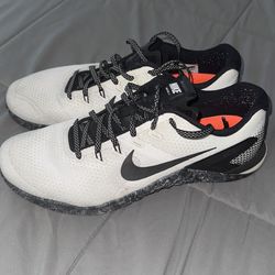 11.5 Men’s Nike Metcon 4 training shoes