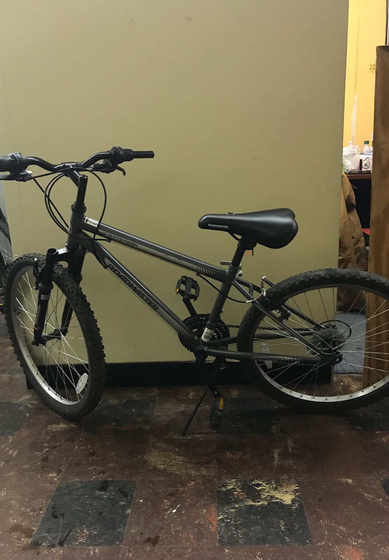 24 inch 18 speed roadmaster