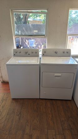 Kenmore washer and gas dryer everything works 👍 la secadora es de gas todo jala bien what does.   380