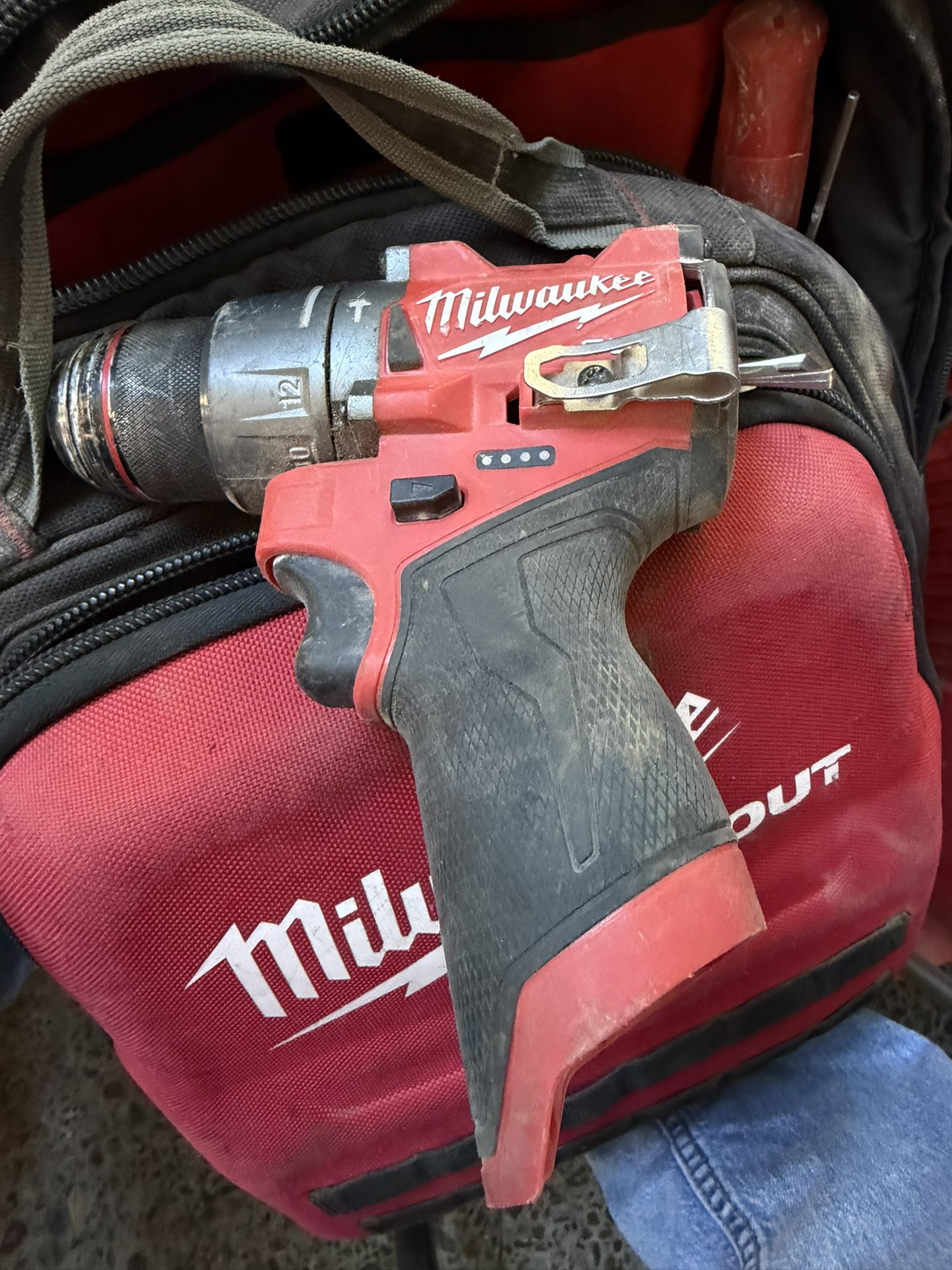 Milwaukee M12 Hammer Drill W 2 Batteries