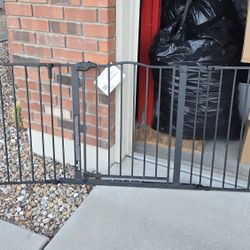 Regalo 6ft Walk-through Baby Gate