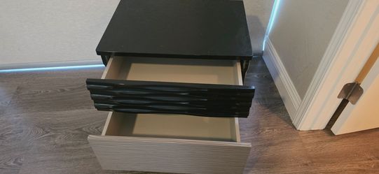 2 Night stands Side table